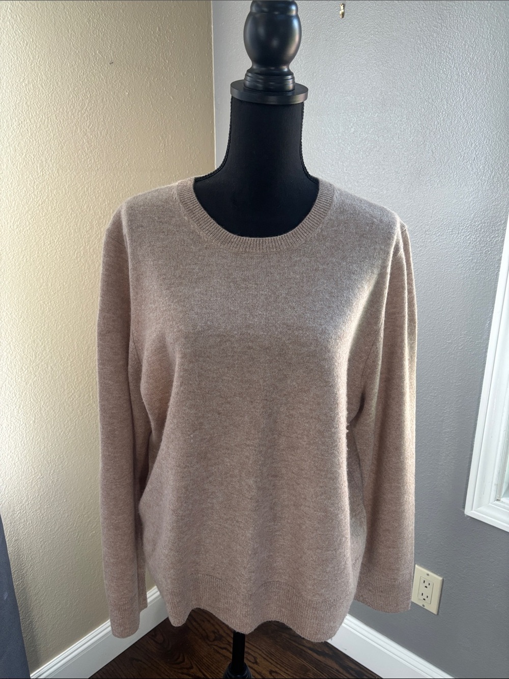 Quince 100% Cashmere Crewneck Sweater in Oatmeal